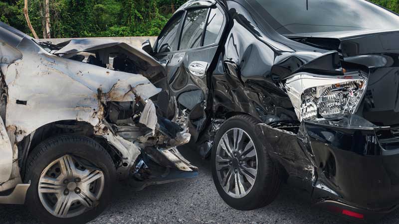 Car Crash Kills Two And Injures Four in Columbus, Ohio